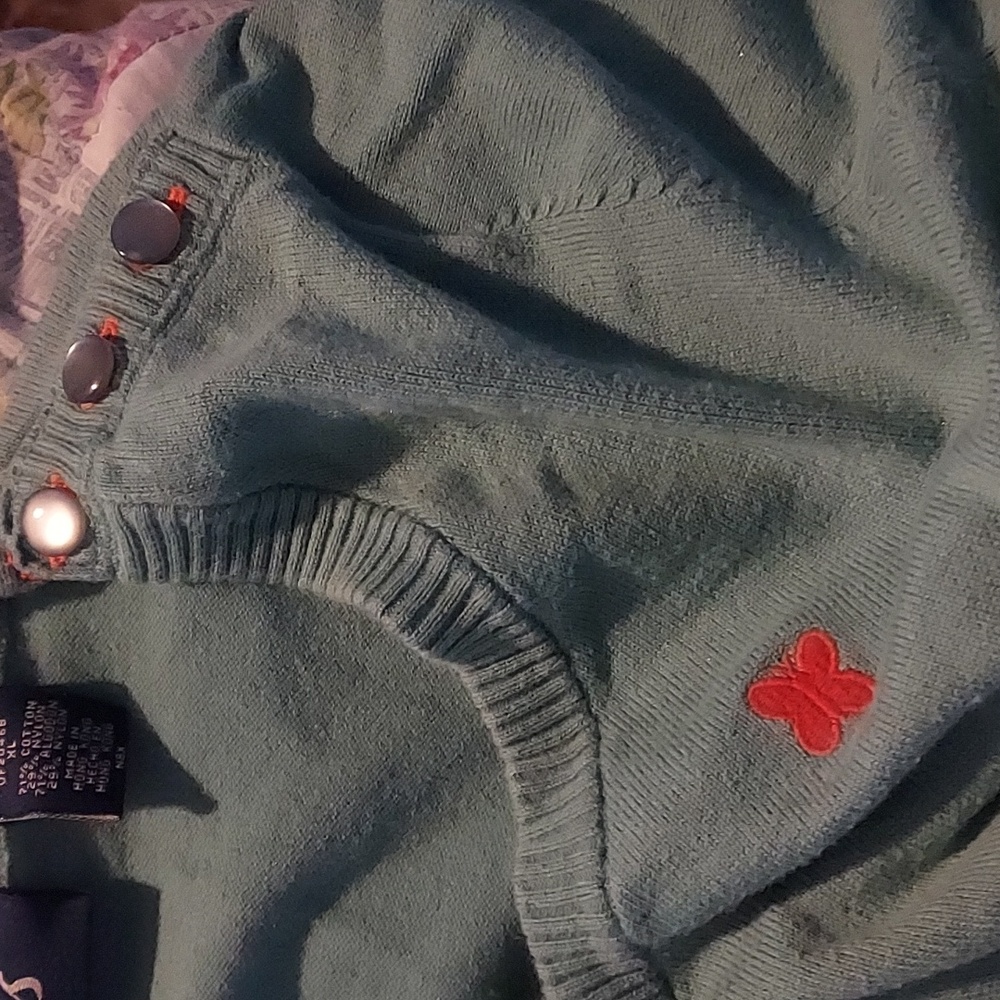 3 Sweaters - Picture 5 of 7